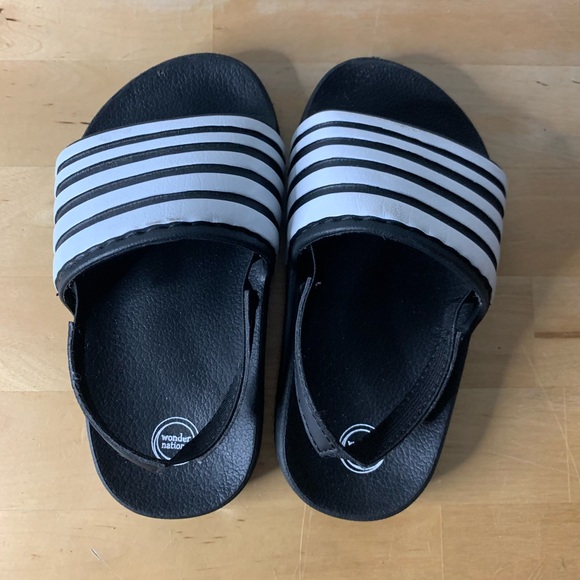 Wonder nation sandals - Picture 2 of 5